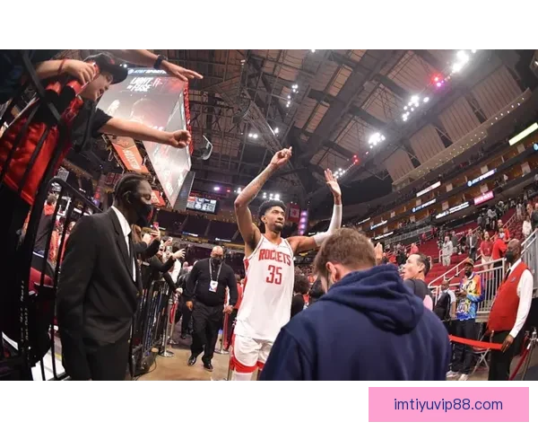 火箭冲击金州锁定六连胜 火媒解析首轮对阵形势 火箭冲击金州锁定六连胜 火媒解析首轮对阵形势